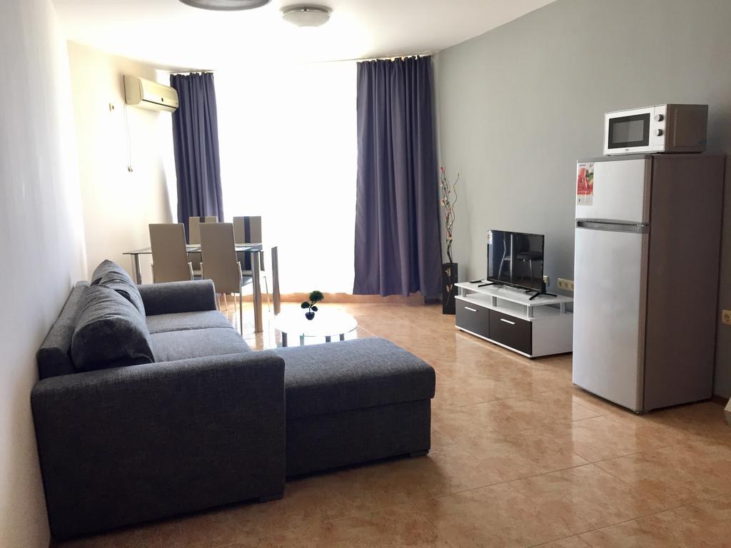 Psb Deluxe Apartment Aheloy